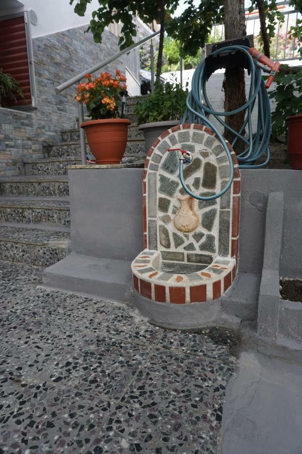Anastasia' S Guest House Neos Marmaras Exterior foto